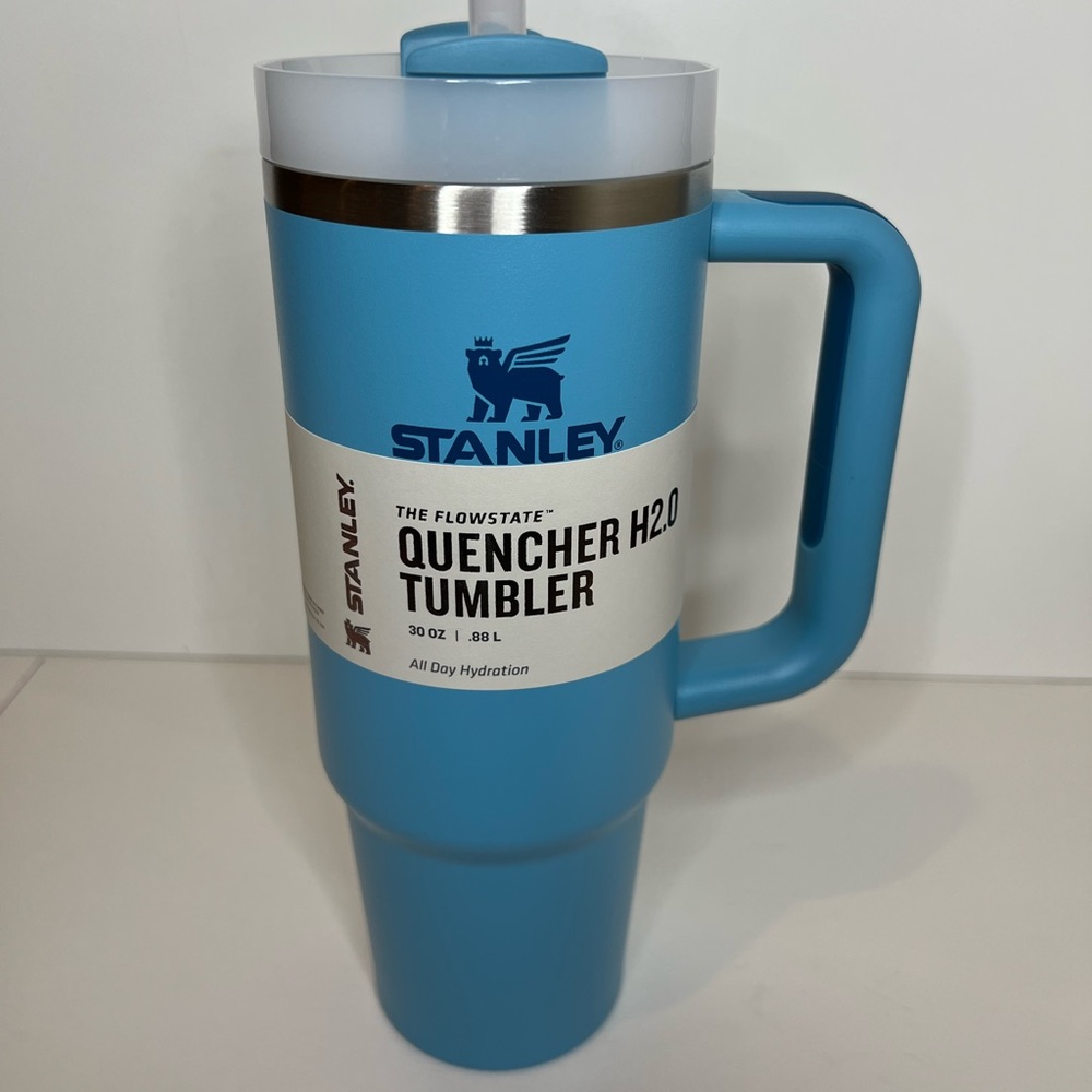 Stanley POOL 30oz H2.0 Flowstate Adventure Quencher - NWT!